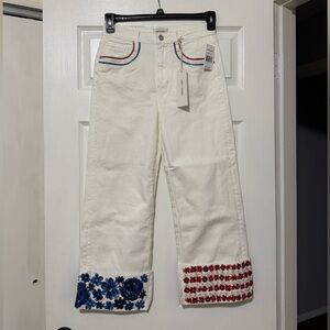 NWT Driftwood Charlee Cuff Embroidered Floral Patriotic Jeans